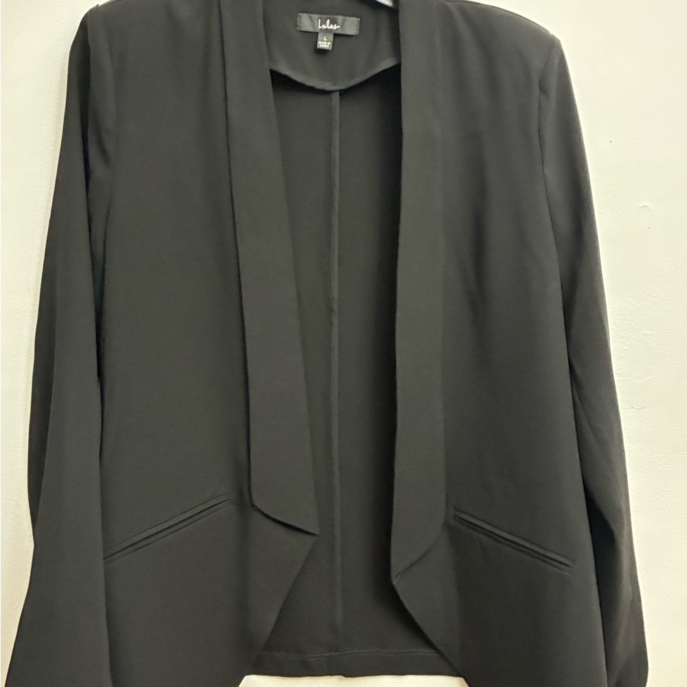 Lulu's Elegant Black Blazer